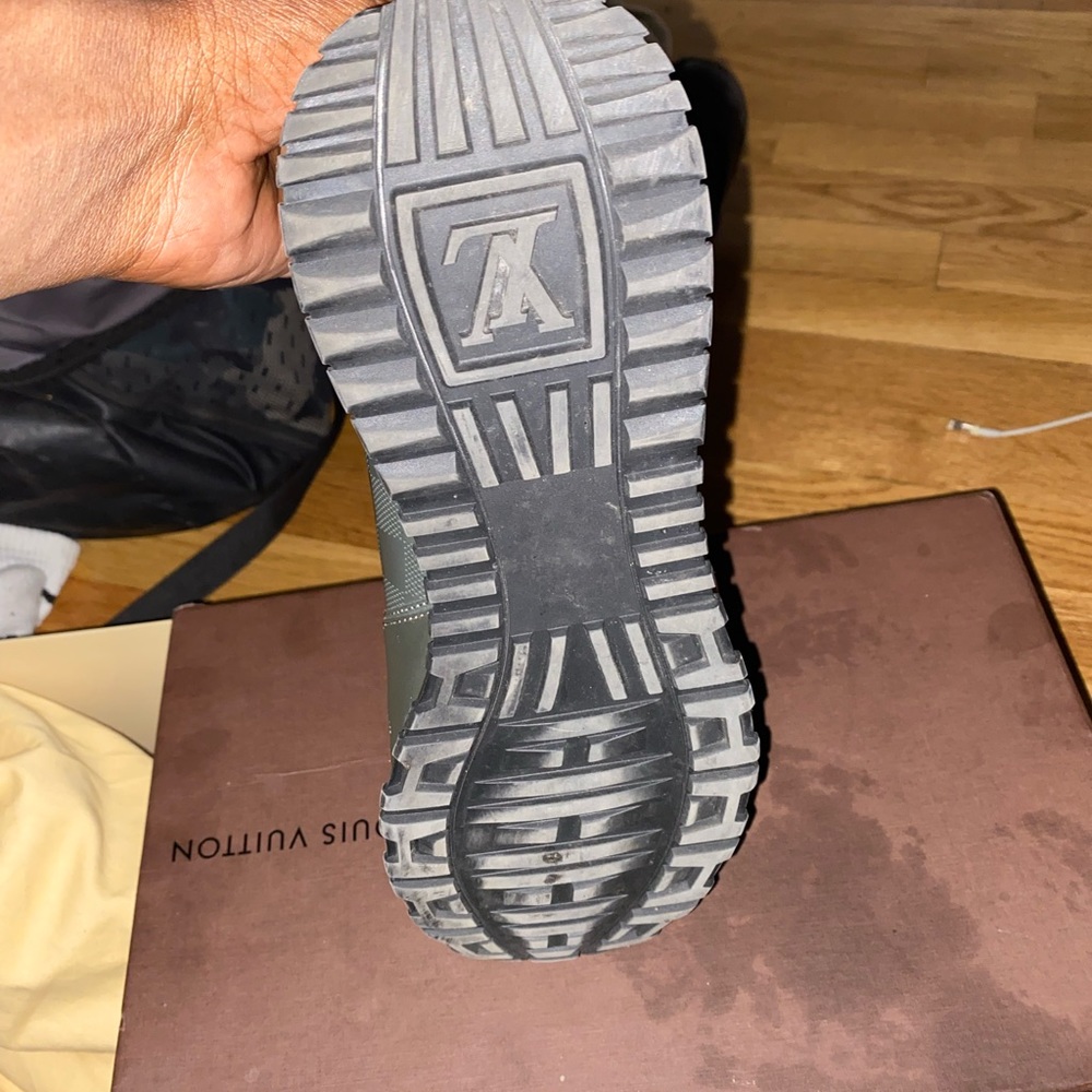 Louis Vuitton runaway sneaker - Picture 5 of 9